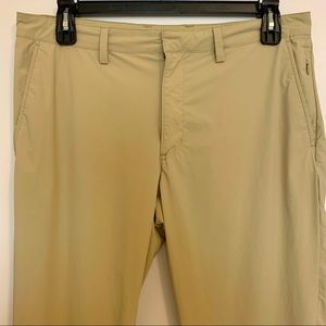 Men's Club Room Tech Pants 34x30 Light Khaki EUC Dress Pants Casual